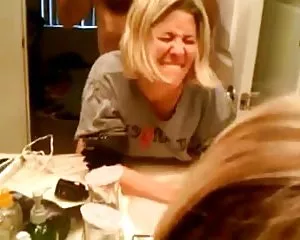 Mông của cô, mẹ cô,