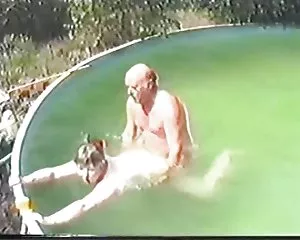 Đôi tình nhân tình, đồng tính trong hồ bơi, già hơn, tình dục, tình dục cũ, một phần 1, bơi, tình dục, tình dục, tình dục trong hồ bơi