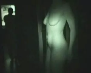 Phụ nữ khỏa thân