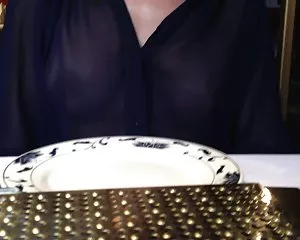 Ở nơi công cộng, xem qua, xem qua đầu, xem qua trong công