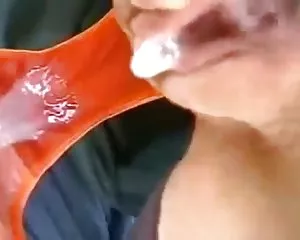 Đánh rắm, bịt miệng,