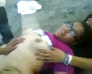 Lừa trong công cộng, cô lớn, hai lần đầu thời gian chết tiệt, cho nhà, trời, học sinh