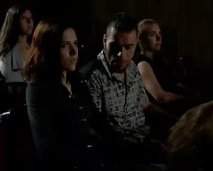 Ở nơi công cộng, một phần 1 bú