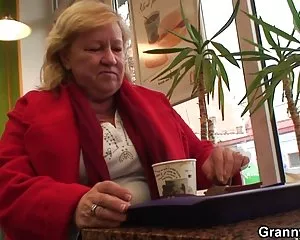 Bà, bà, bà đói, mẹ già, già, già và trẻ nhỏ, đập, thực tế, bà già